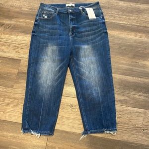 Risen capri length jeans